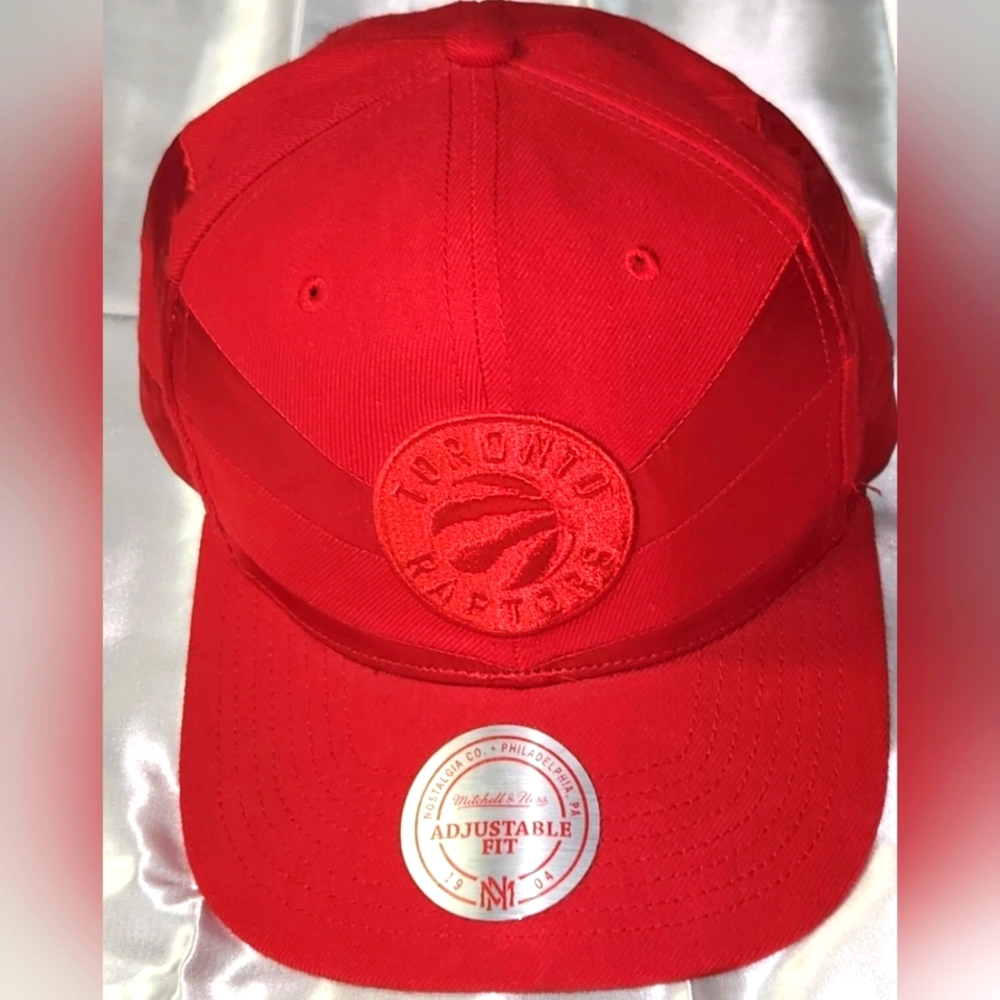 Mitchell & Ness NBA Toronto Raptors Red Snapback Cap Hat NWT